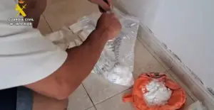 La Guardia Civil desmantela en Lanzarote una red de tráfico de drogas con la detención de una persona y gran incautación de sustancias ilícitas