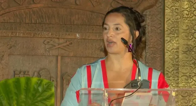 Carmen Delia Cardona Armas da la bienvenida oficial a las Fiestas de San Nicolás de Tolentino 2025 de La Aldea