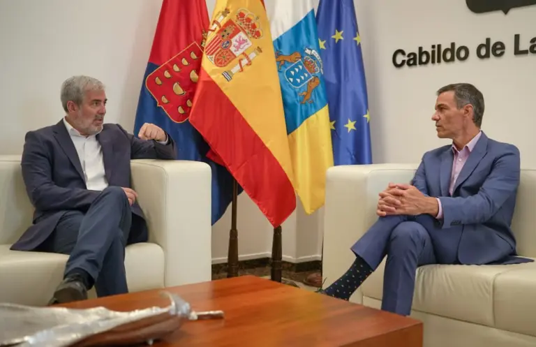 Clavijo propone a Sánchez un decreto ley con asuntos íntegros de Canarias