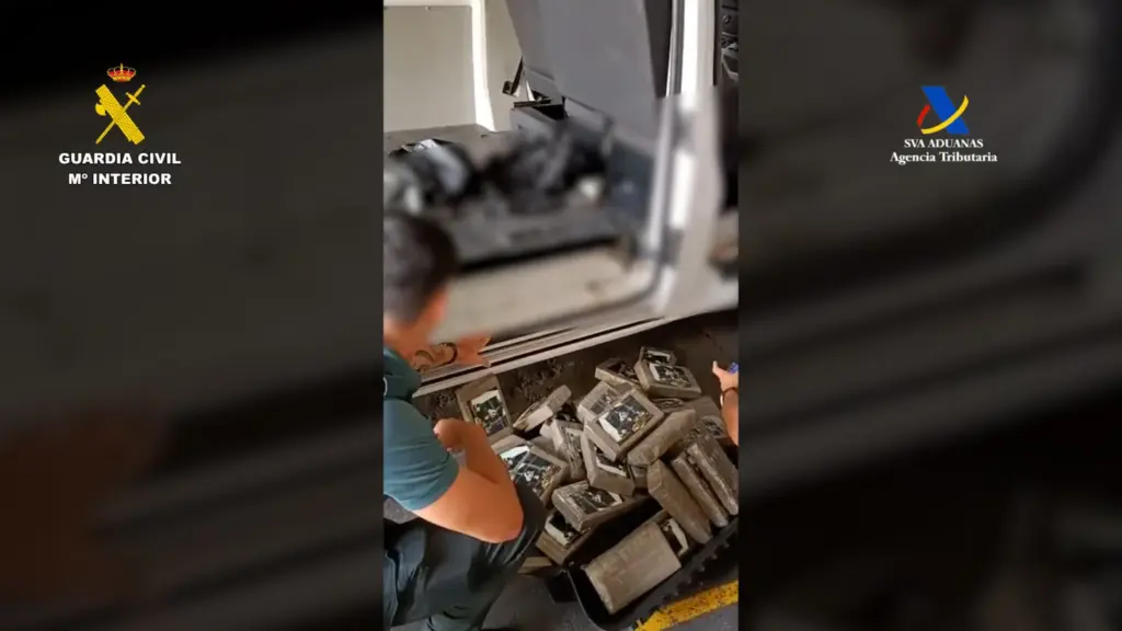 Paquetes de cocaína que guardaba el detenido en su coche