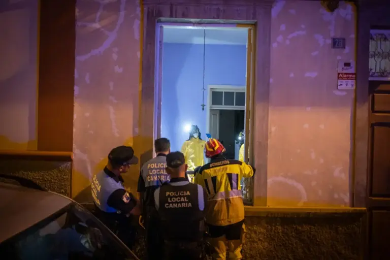 Rescatan a 7 animales que llevaban más de una semana encerrados solos en Tenerife