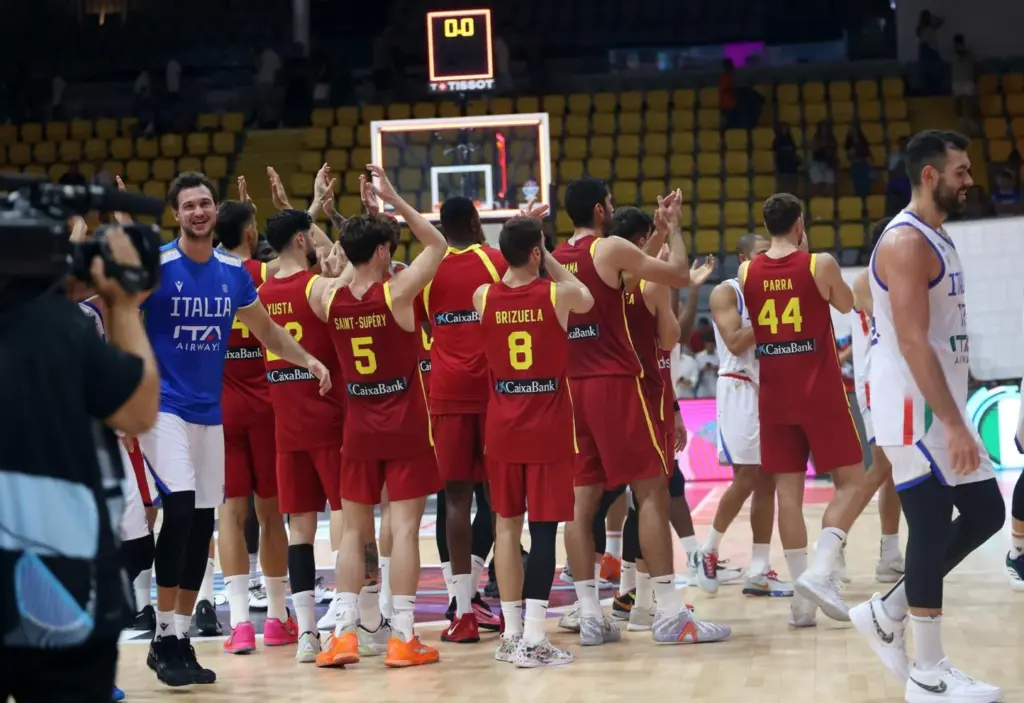 España busca el pase a octavos ante Grecia en un duelo sin margen de error
