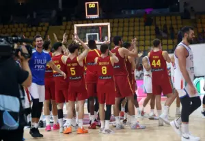 España busca el pase a octavos ante Grecia en un duelo sin margen de error