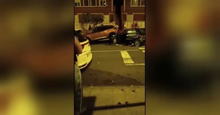 Aparatoso accidente entre dos vehículos en La Gallega, Santa Cruz de Tenerife