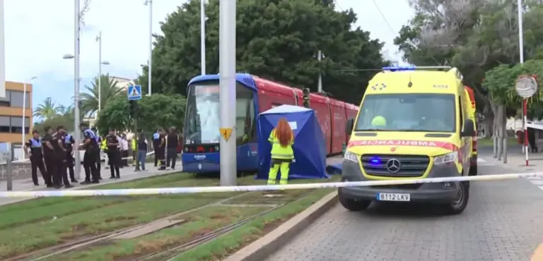 Fallece una joven atropellada por el tranvía en Santa Cruz de Tenerife