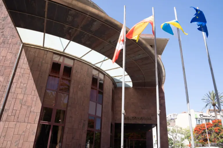 El Cabildo de La Gomera abona un millón de euros en ayudas sanitarias