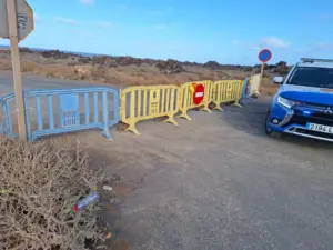 El Ayuntamiento de Haría informa del cierre de las playas de Caletón Blanco y El Charco de La Condesa por vertidos contaminantes