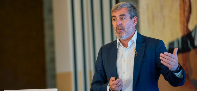 Clavijo llama a evitar ataques personales tras el episodio entre Adasat Goya y un diputado