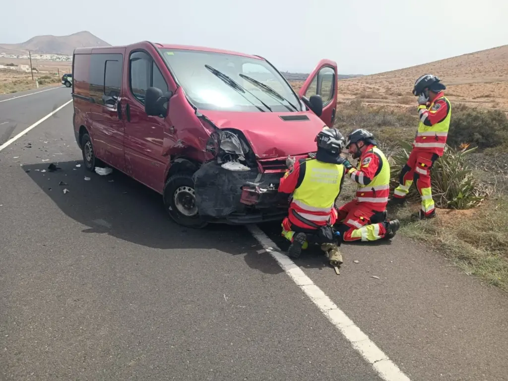 Dos coches colisionan en la carretera de Tahíche.Uno de los coches afectados en la colisión. Imagen cedida: Consorcio de Seguridad y Emergencias de Lanzarote.