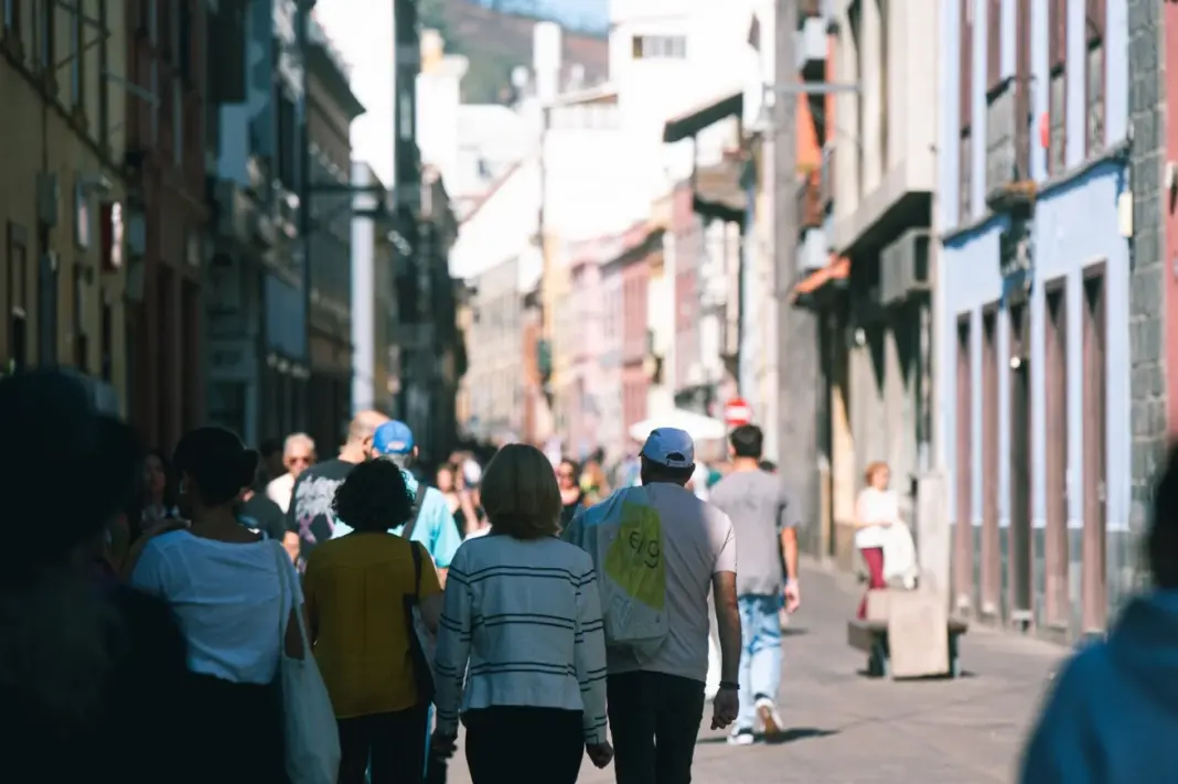 En un año ha aumentado el número de residentes en Canarias en más de 20.000 personas, el número de residentes extranjeros lidera este crecimiento