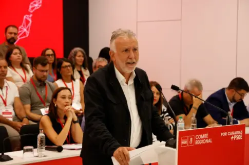 Torres reitera que «no hay ninguna duda» de que el Estado cumplirá con «toda» la agenda canaria
