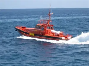 Rescatan una embarcación con migrantes al sur de Maspalomas y trasladan a sus ocupantes al muelle de Arguineguín