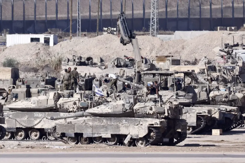 Tanques en la segunda ofensiva total para tomar la ciudad de gaza por parte de Israel