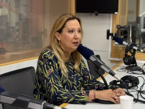 Rosa Dávila avanza detalles del PRUG del Teide: lanzaderas, control de aparcamientos y reservas previas