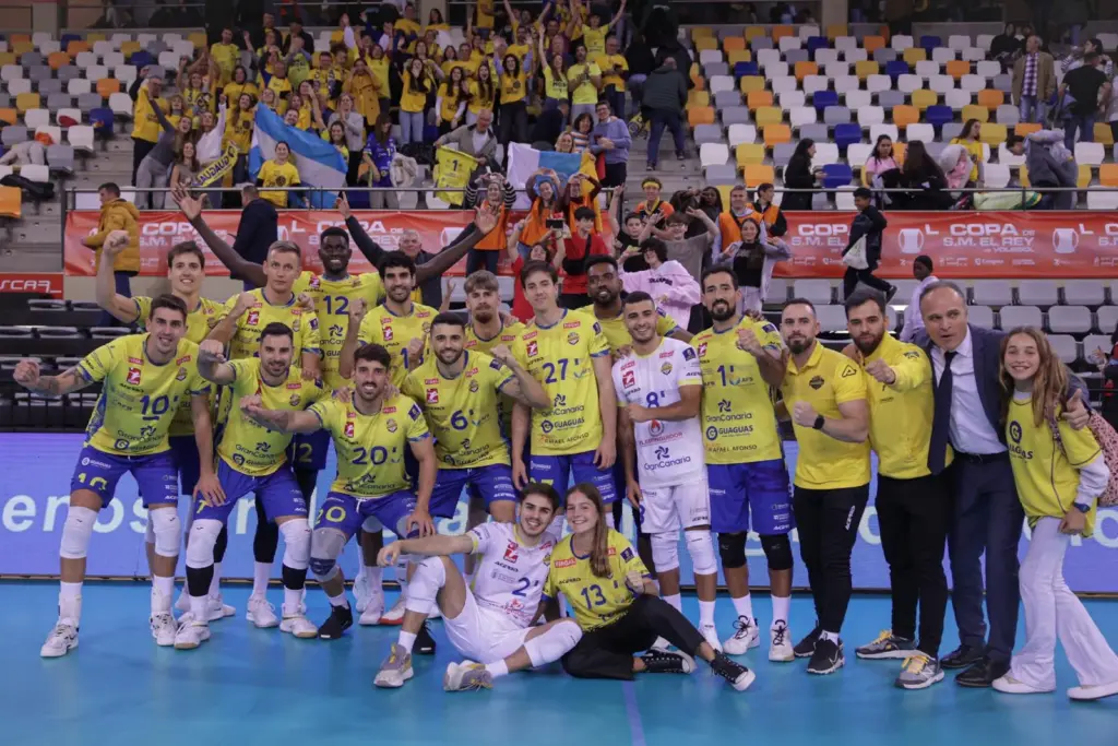 Imagen de archivo del CV Guaguas, campeón de las tres competiciones españolas la pasada temporada