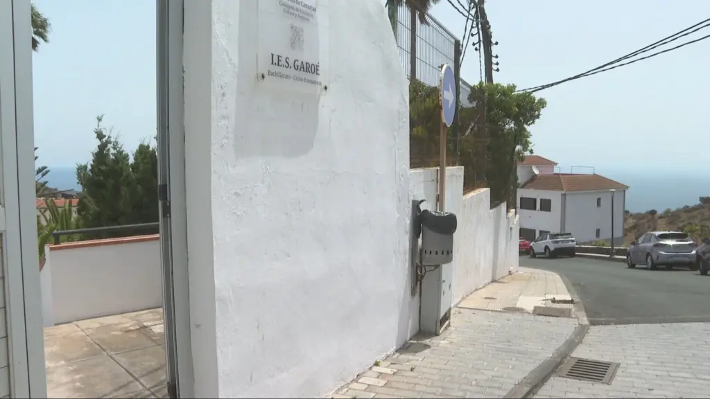 Entrada al IES Garoé, en Valverde, El Hierro. Imagen RTVC