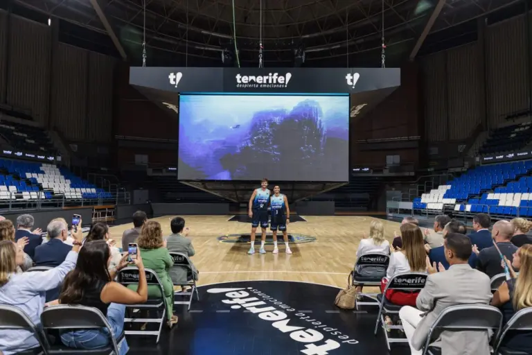 La Laguna Tenerife desvela su nueva equipación especial: ‘La Rapadura’
