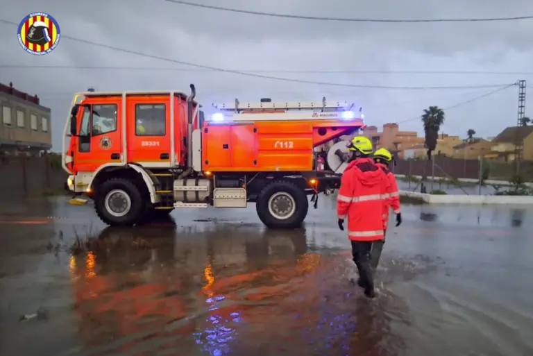 Temporal en Valencia: varias trombas locales, 4 rescates y mucho miedo en la zona de la Dana