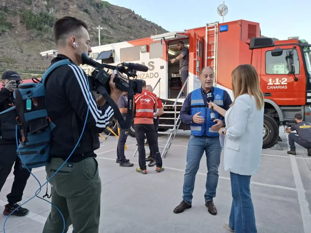Son muchos los efectivos de emergencia que participan en este simulacro de erupción volcánica / RTVC / Ángel Muñiz 