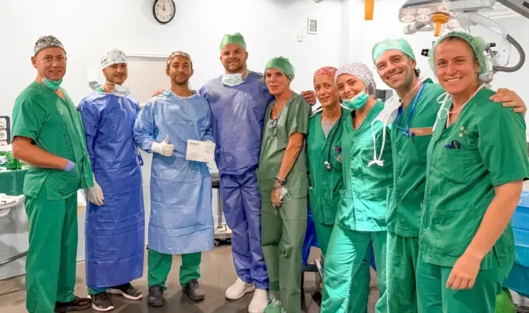 Una alternativa menos invasiva al trasplante de córnea abre nuevas opciones en Canarias