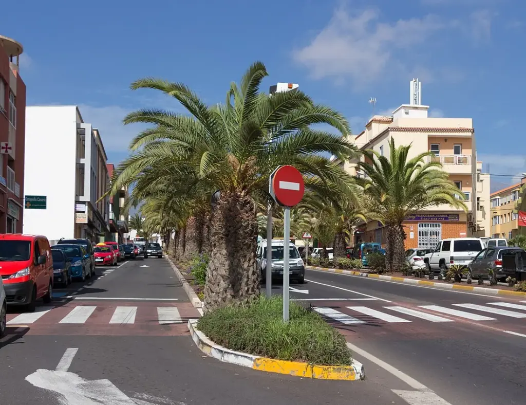 Avenida Santa Cruz, en el barrio de San Isidro, Granadilla, donde un hombre sufrió un atropello