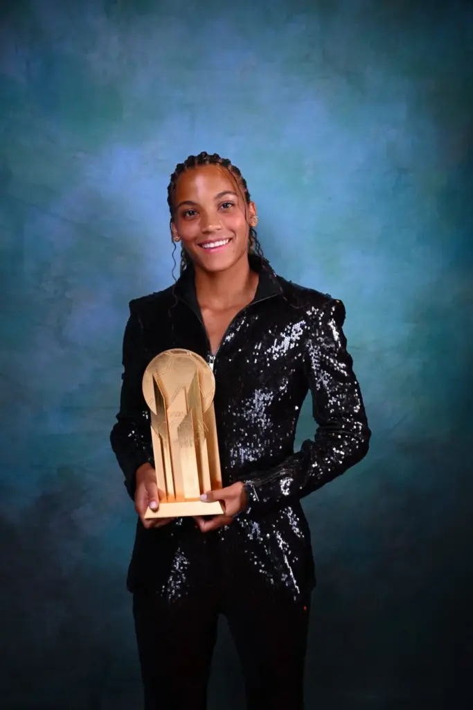 Vicky López consiguió su primer trofeo Kopa / Ballon D'or