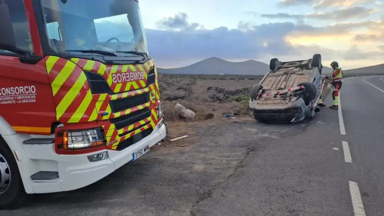 Vuelco entre Tiagua y Mancha Blanca, en Lanzarote