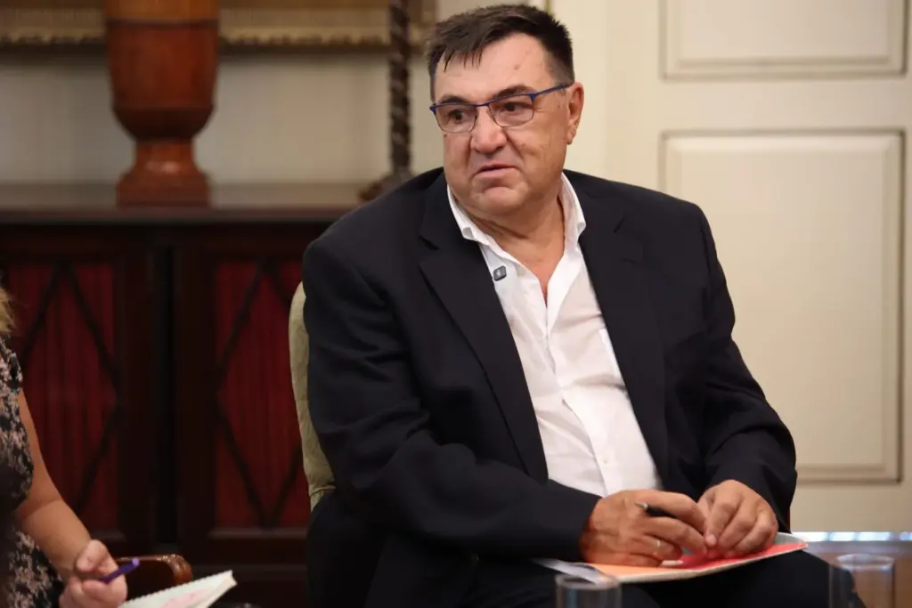 El Parlamento de Canarias dedica su videopodcast al Día Internacional para la Prevención del Suicidio centrado en la salud mental infantojuvenil