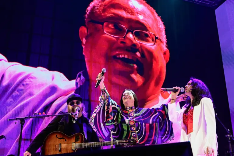 El legado de Pablo Milanés vuelve a latir en el Concierto Sanjuanero de Televisión Canaria