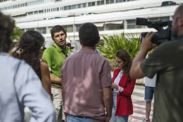 Piden paralizar el desahucio de una familia en Ingenio con 6 niños