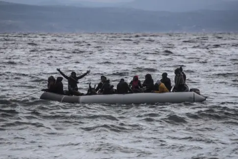 El obispo de Canarias pide no «buscar votos» con la migración