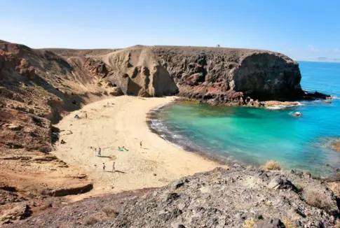 Rescatada del mar una mujer con síntomas de ahogamiento incompleto en Lanzarote