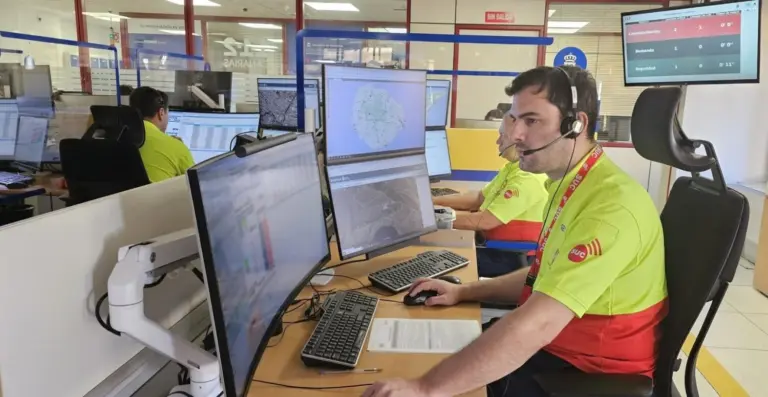 Cinco heridos tras el vuelco de un vehículo en una vía del municipio de Adeje