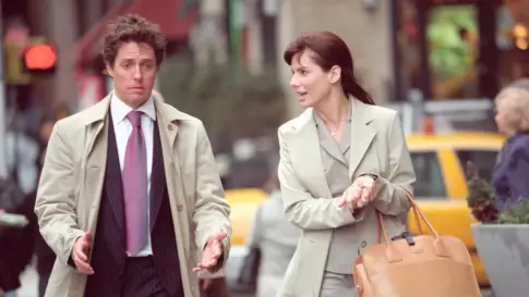 ‘Amor con preaviso’: La comedia romántica con Sandra Bullock y Hugh Grant que enamoró al gran público