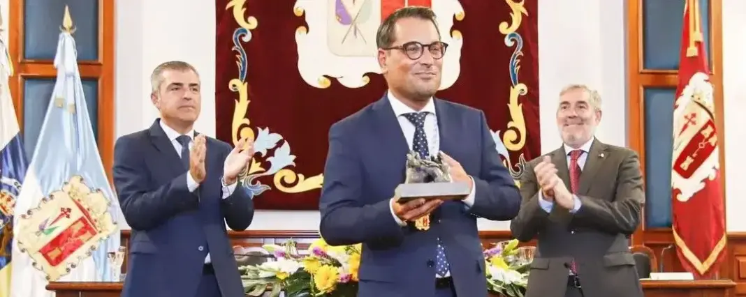El municipio del norte de Tenerife conmemora los 70 años de la fusión de Realejo Alto y Realejo Bajo en un acto en el salón de plenos del ayuntamiento