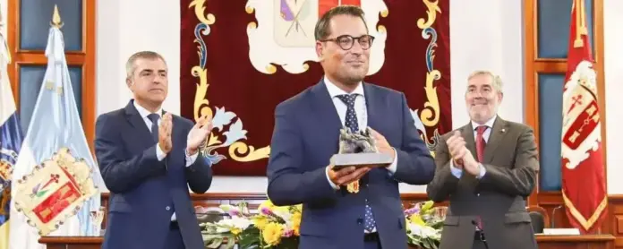 El municipio del norte de Tenerife conmemora los 70 años de la fusión de Realejo Alto y Realejo Bajo en un acto en el salón de plenos del ayuntamiento