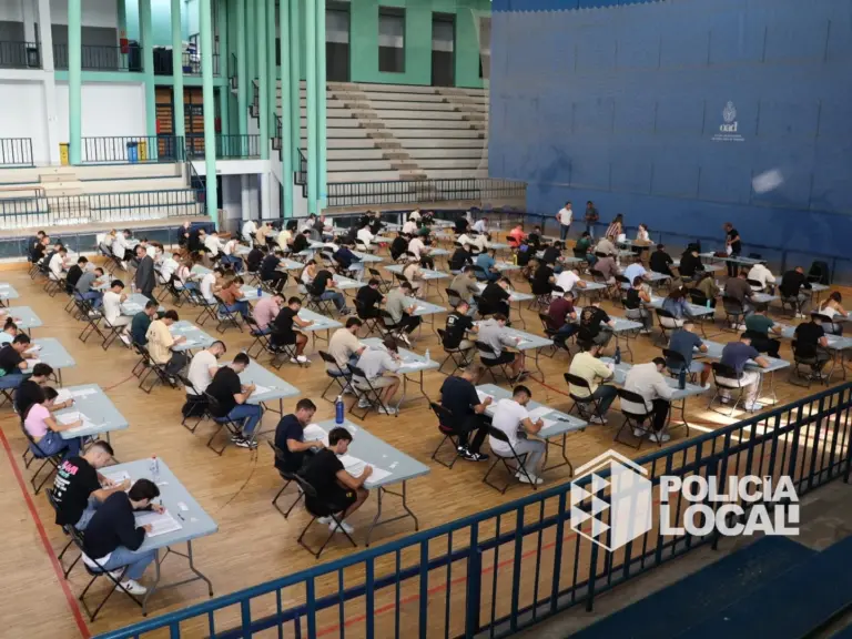 Casi 400 aspirantes superan la fase psicotécnica para las 26 plazas de la Policía Local de Santa Cruz de Tenerife