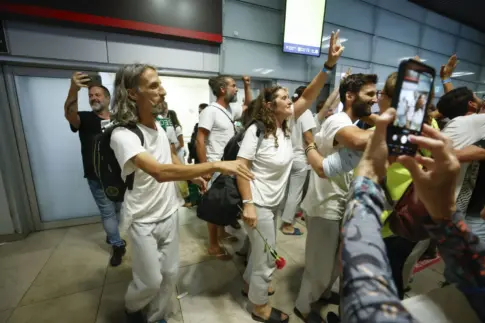 Llega a Madrid el primer grupo de activistas españoles de la Flotilla detenidos en Israel