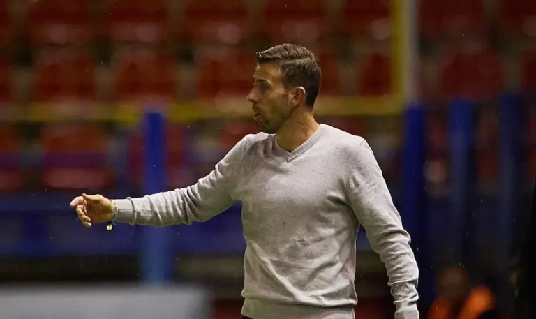 Luis García prepara su ‘derbi’ personal ante un Sporting mermado por las bajas