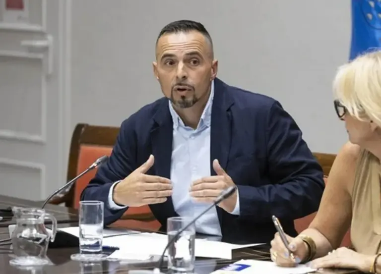 El director del SCS asegura que la lista de espera quirúrgica se ha reducido en 4.500 pacientes