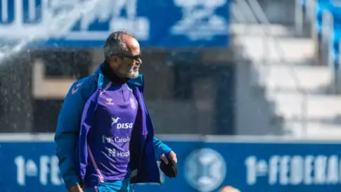 Cervera deja claro que lo importante es ganar, «sumar los tres puntos cada partido»