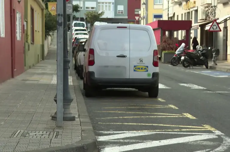 Denuncia una multa de estacionamiento captada por videocámara