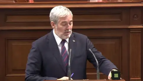 En Directo | Pleno del Parlamento de Canarias | Clavijo dice que se actúa en la demanda y en la oferta de vivienda para bajar los precios