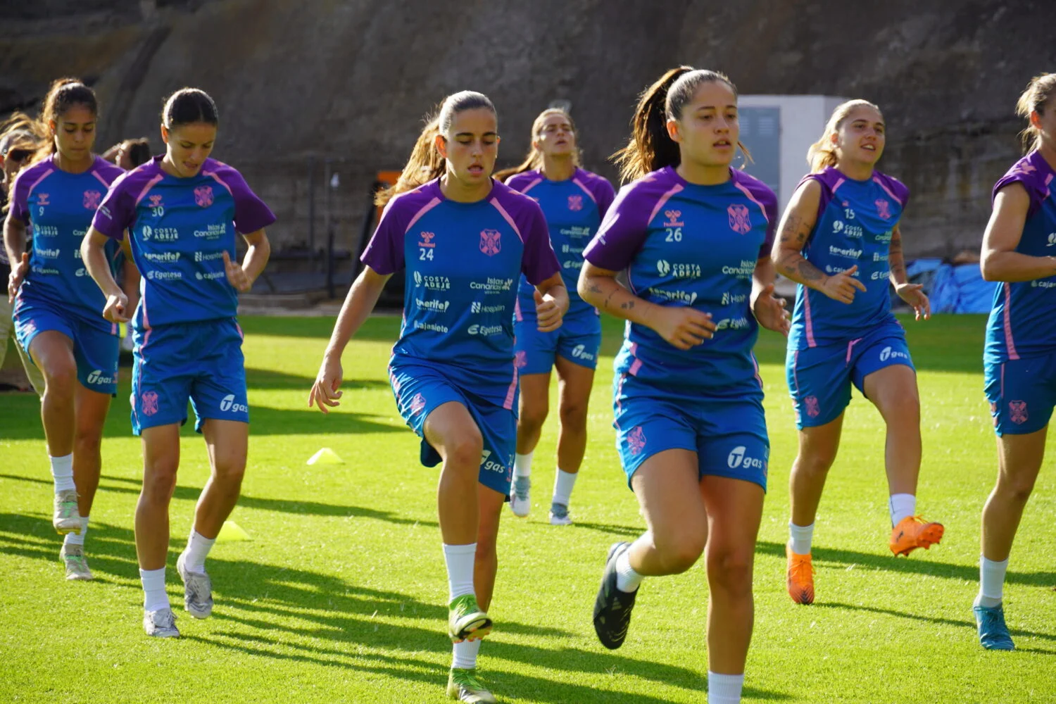 Las canteranas del Tenerife entrenan con el primer equipo