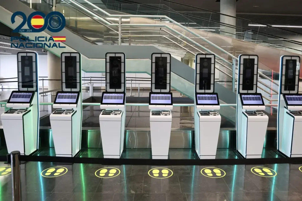 Dispositivos Entry/Exit System (EES) instalados en el Aeropuerto de Gran Canaria