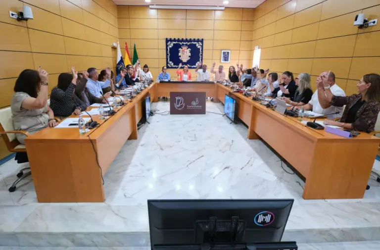 El Cabildo de Fuerteventura defiende la mejora del servicio de Correos en la Isla