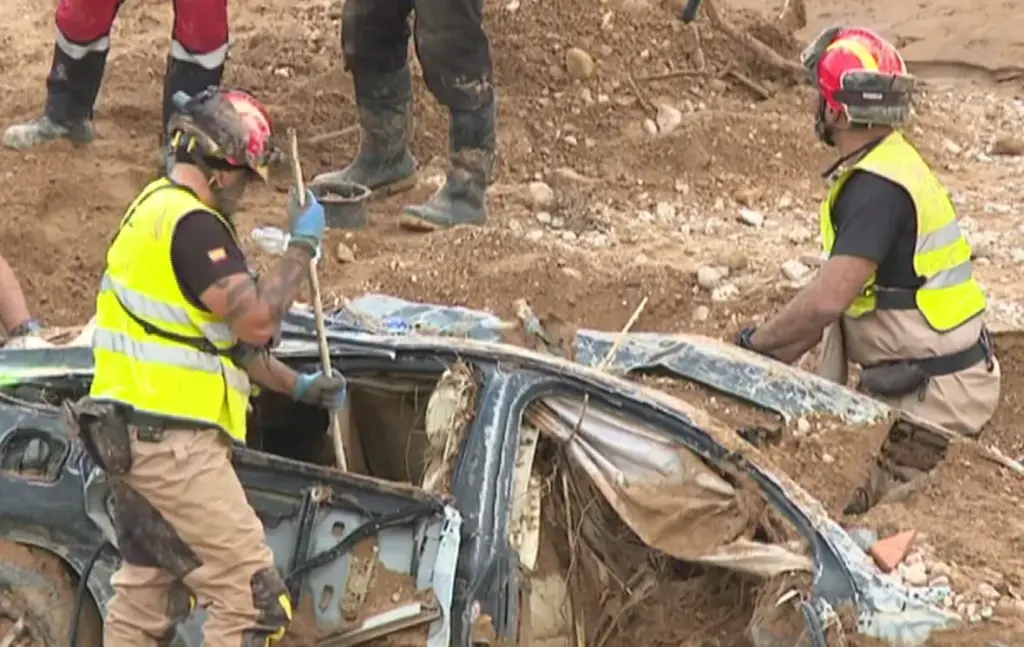 Efectivos de emergencias en la dana