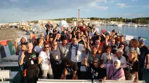 Israel lleva a una prisión en el desierto a los activistas de la Flotilla de la Libertad
