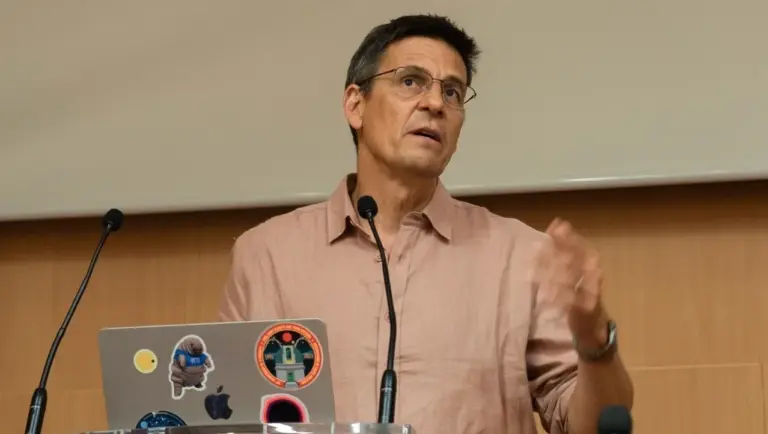 Queloz: «El futuro de la astrofísica dependerá de los telescopios de nueva generación»