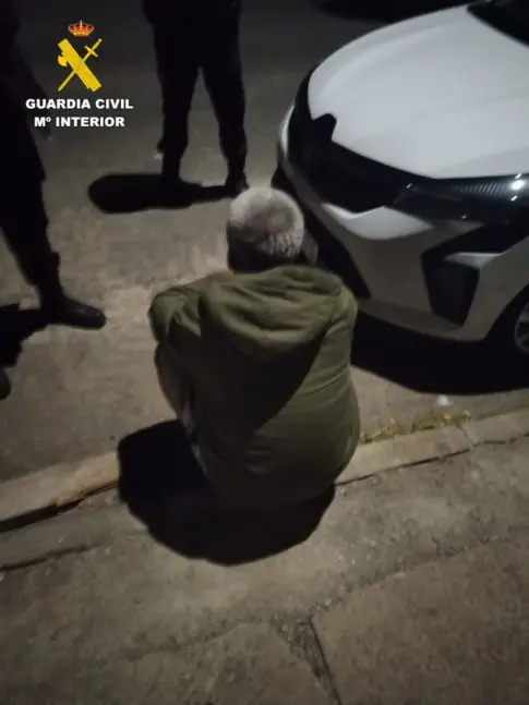 Roba en 14 coches en Arinaga con el mismo sistema